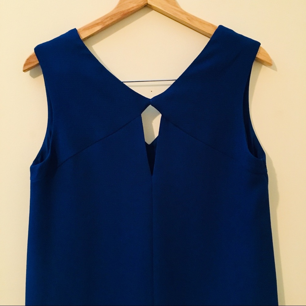 Mango | V-Neck Cut-Out Crepe Shift Dress - Picture 6 of 7